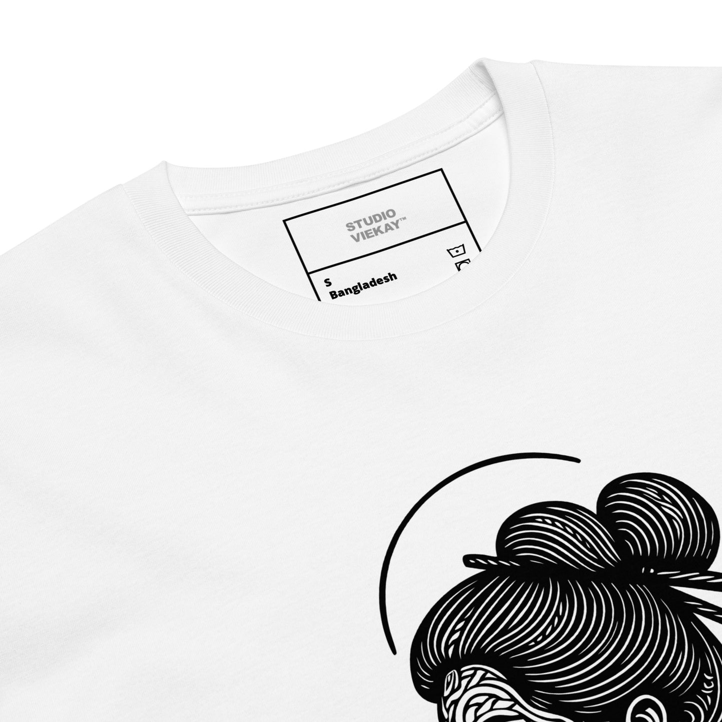 Close up of Geisha engraved black and white artwork on women’s tee